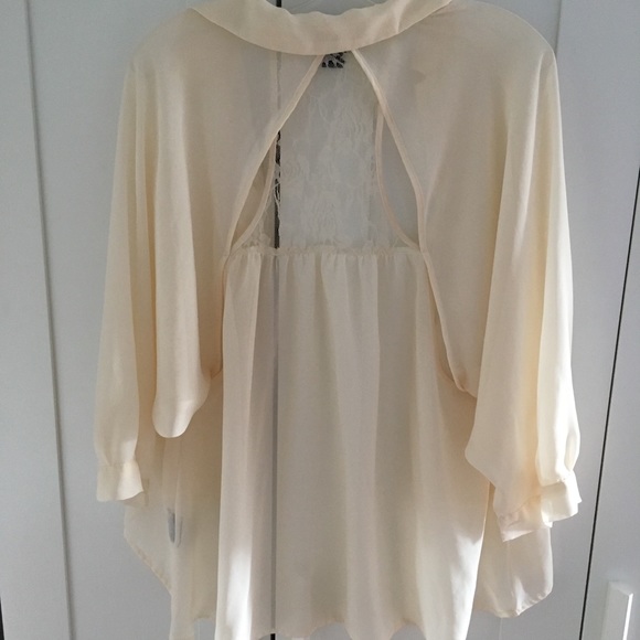 Blouse with lace - Picture 3 of 3